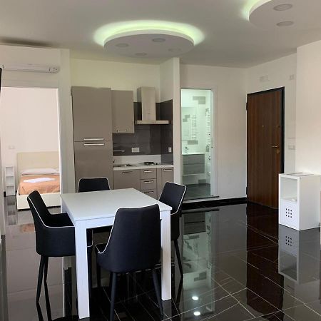 Mondo Suites Apartments Неаполь Екстер'єр фото