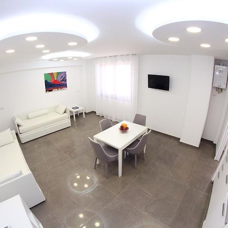 Mondo Suites Apartments Неаполь Екстер'єр фото