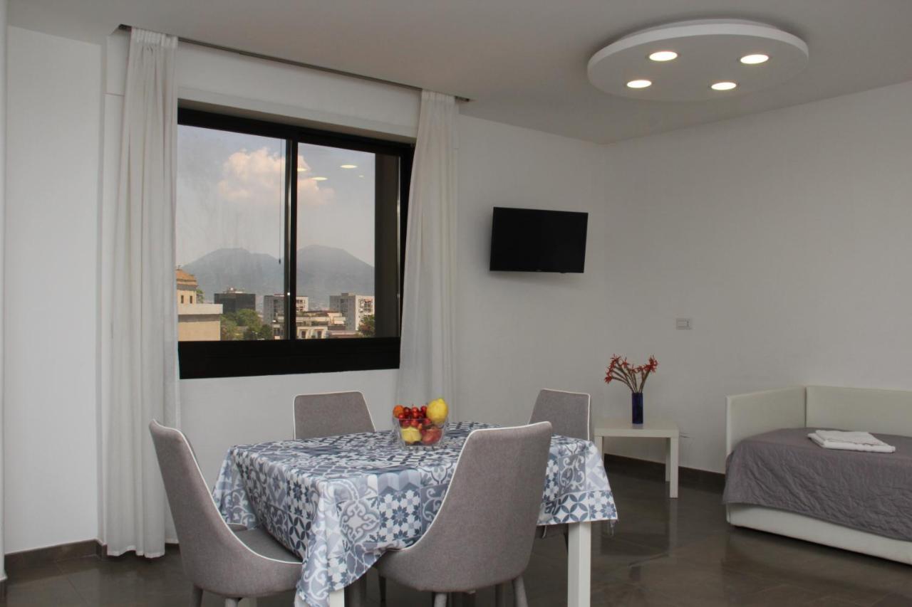 Mondo Suites Apartments Неаполь Екстер'єр фото