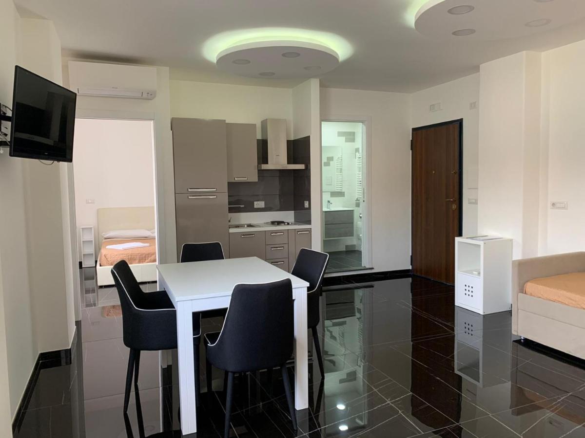 Mondo Suites Apartments Неаполь Екстер'єр фото