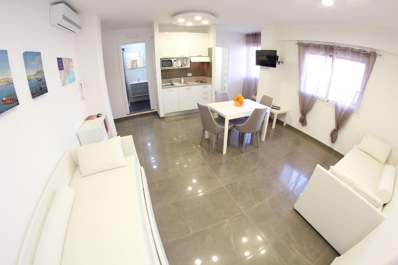 Mondo Suites Apartments Неаполь Екстер'єр фото