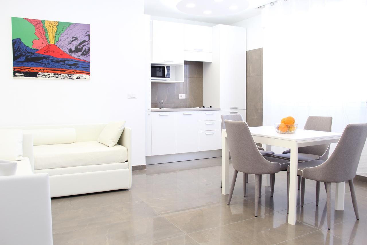 Mondo Suites Apartments Неаполь Екстер'єр фото